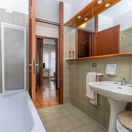 Casa Stanicic-Terminal Nord shopping center APT